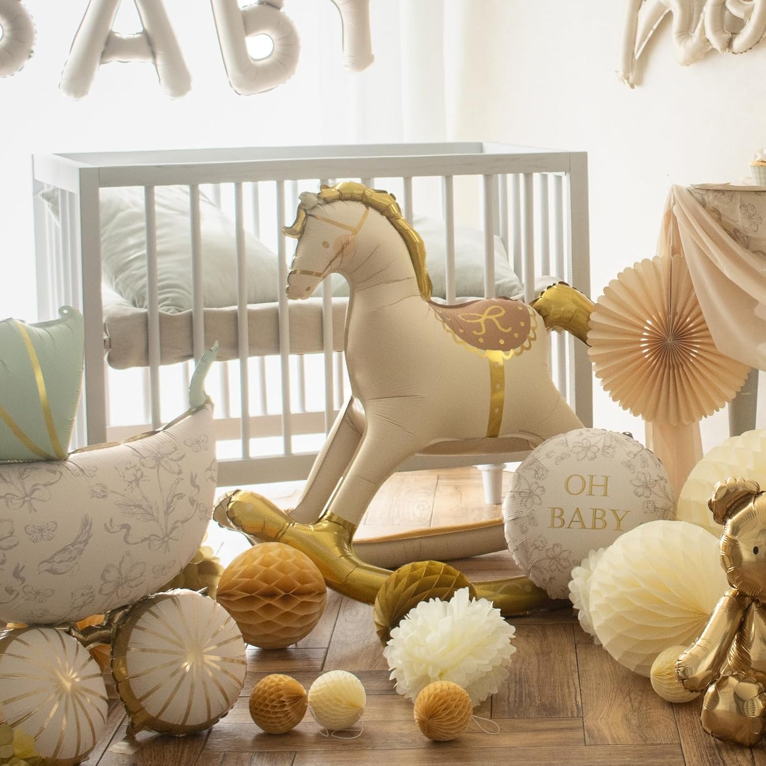 Großer stehender Folienballon Schaukelpferd, 118x104 cm, edles Design in creme und gold, perfekt für Baby Showers, Geburtstagsfeiern, und besondere Anlässe - zum Befüllen mit Luft, inklusive Strohhalm